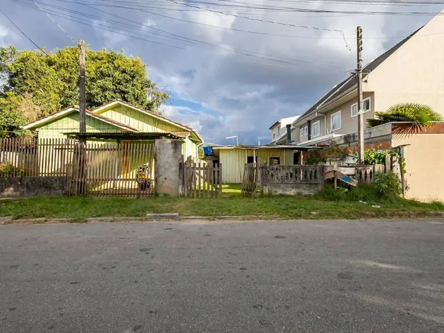 Terreno à venda, no bairro Orleans em Curitiba