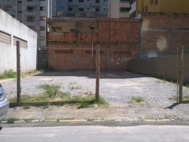 Terreno com 252m², à venda, no bairro Meia Praia em Itapema