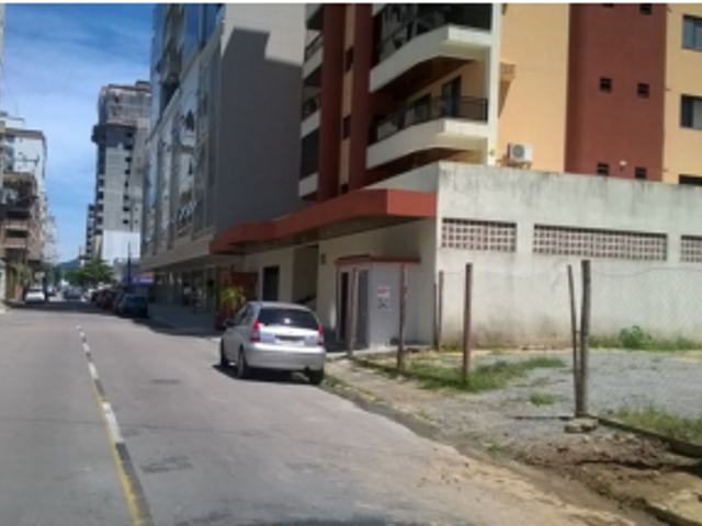 Terreno com 252m², à venda, no bairro Meia Praia em Itapema