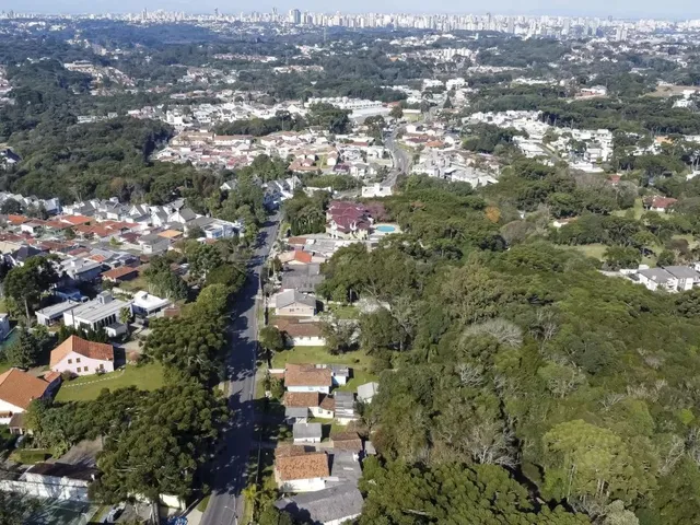 Terreno à venda, no bairro Santa Felicidade em Curitiba