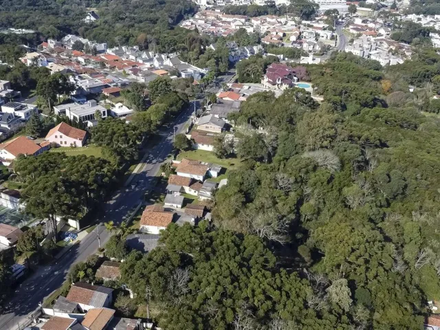 Terreno à venda, no bairro Santa Felicidade em Curitiba