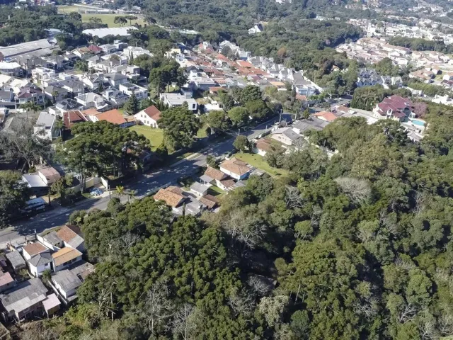 Terreno à venda, no bairro Santa Felicidade em Curitiba