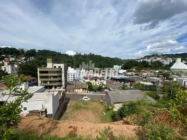 Terreno com 531m², à venda, no bairro Centro em Concórdia