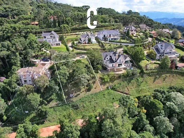 Terreno com 1011m², à venda, no bairro Parque Pedra do Baú em Campos do Jordão