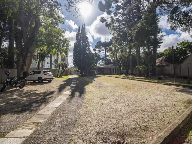 Terreno com 3177m², à venda, no bairro Cristo Rei em Curitiba