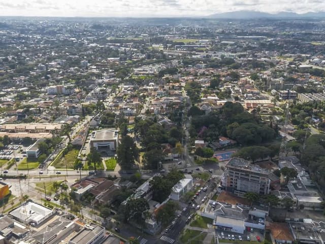 Terreno com 3177m², à venda, no bairro Cristo Rei em Curitiba