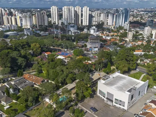 Terreno com 3177m², à venda, no bairro Cristo Rei em Curitiba