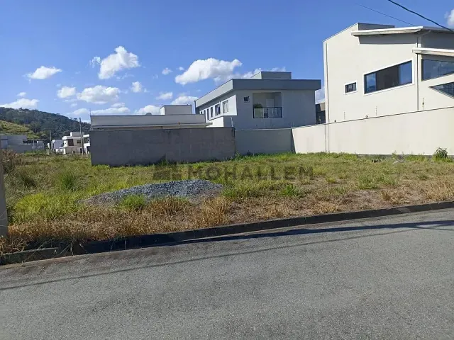 Terreno com 378m², à venda, no bairro Estiva em Itajubá