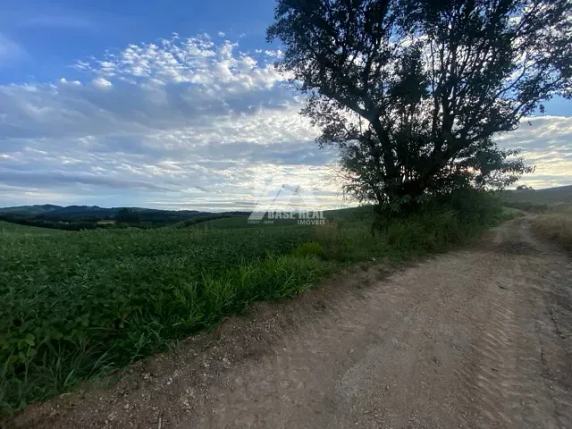 Terreno com 234000m², à venda, no bairro Barra Mansa em Guamiranga