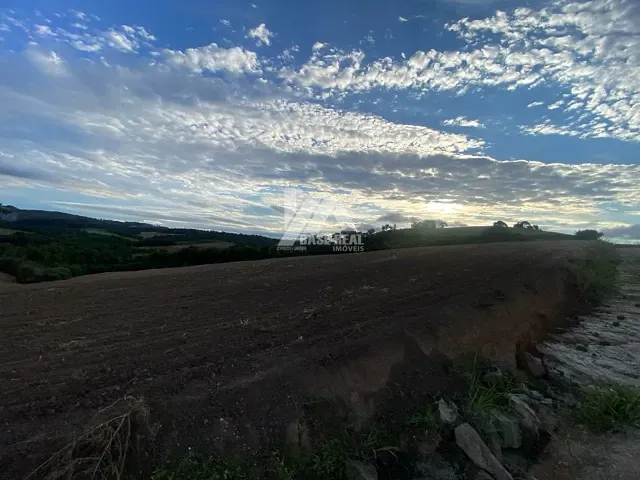 Terreno com 234000m², à venda, no bairro Barra Mansa em Guamiranga