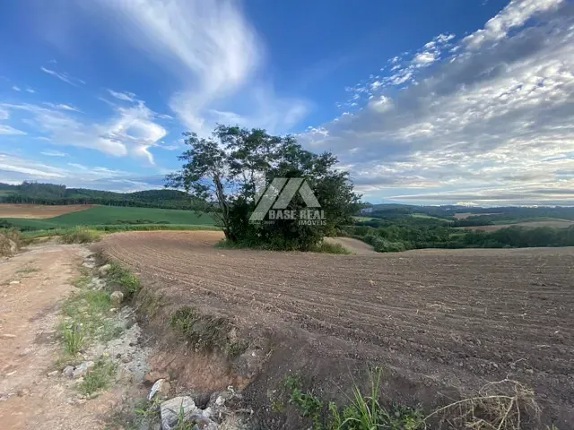 Terreno com 234000m², à venda, no bairro Barra Mansa em Guamiranga