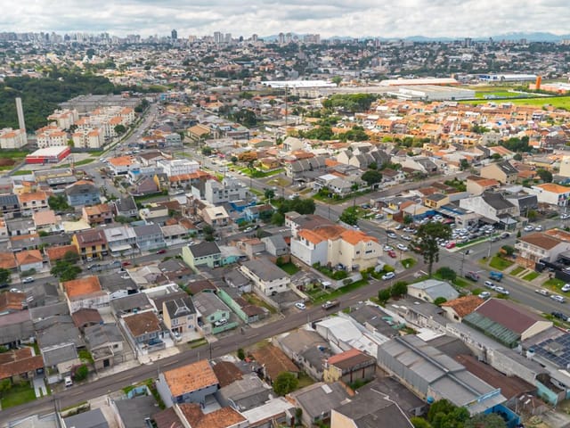 Terreno com 330m², à venda, no bairro Fazendinha em Curitiba