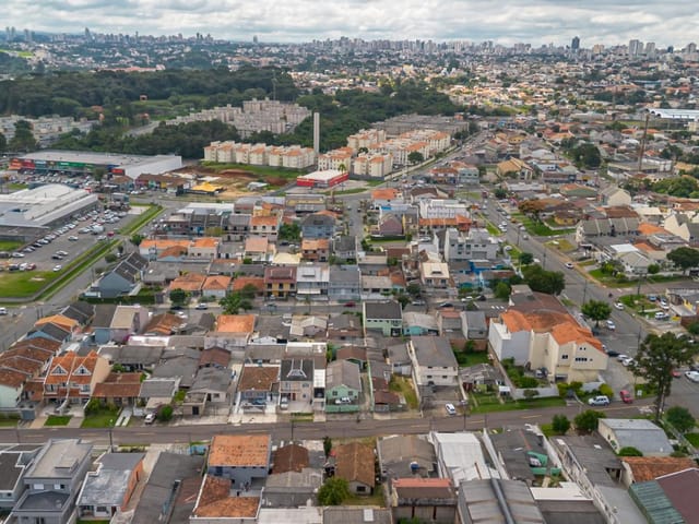 Terreno com 330m², à venda, no bairro Fazendinha em Curitiba