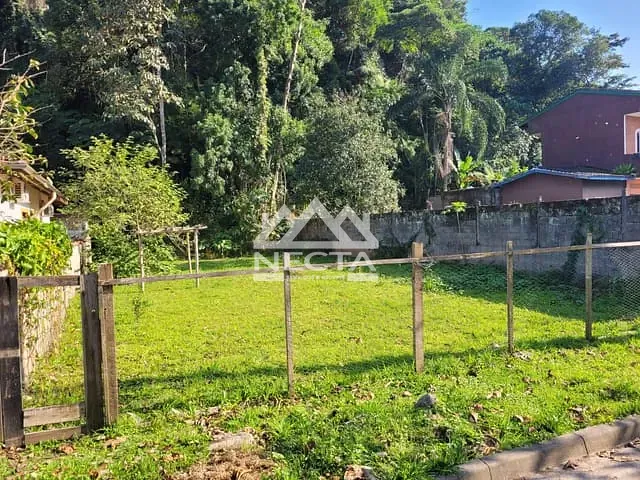 Terreno com 520m², à venda, no bairro Verde Mar em Caraguatatuba