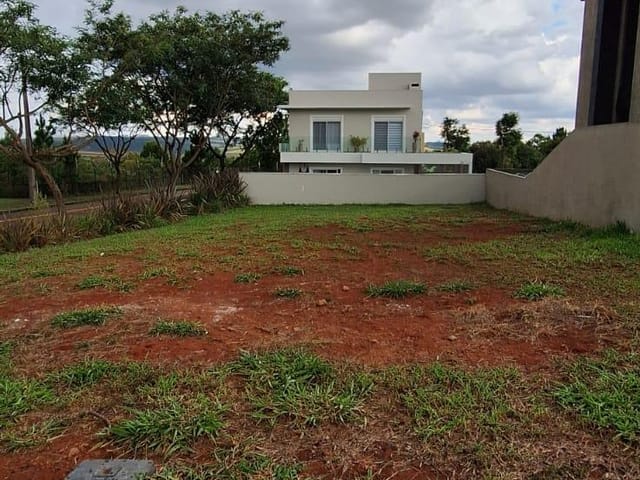 Terreno com 325m², à venda, no bairro Jardim Carvalho em Ponta Grossa