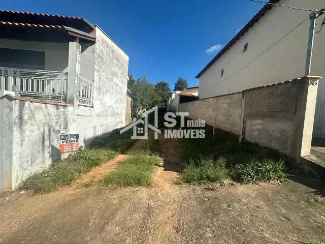 Terreno com 270m², à venda, no bairro Vila Samambaia em Andradas