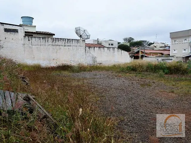 Terreno com 700m², à venda, no bairro Atibaia Jardim em Atibaia