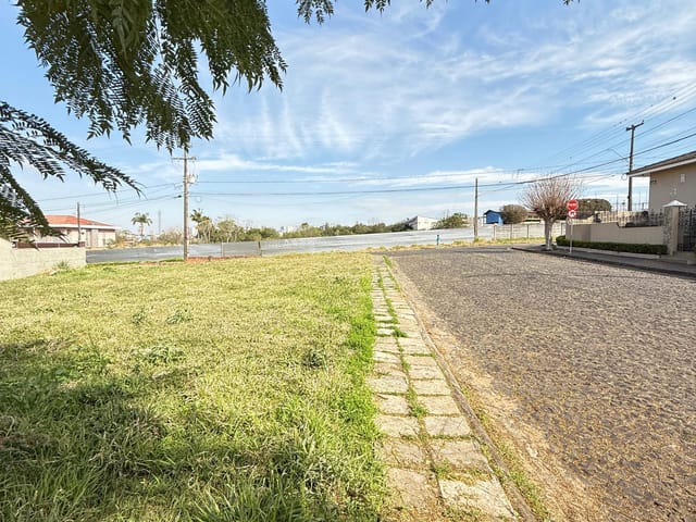 Terreno com 600m², à venda, no bairro Jardim Carvalho em Ponta Grossa