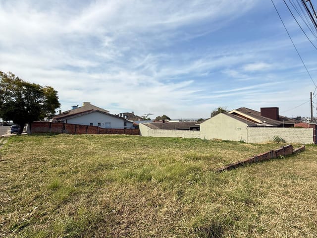 Terreno com 600m², à venda, no bairro Jardim Carvalho em Ponta Grossa