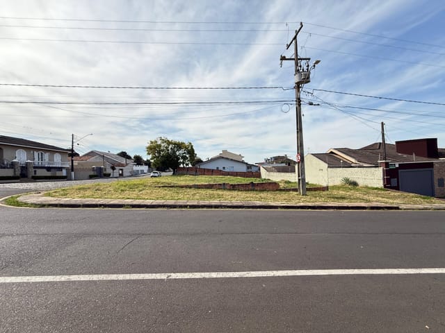 Terreno com 600m², à venda, no bairro Jardim Carvalho em Ponta Grossa