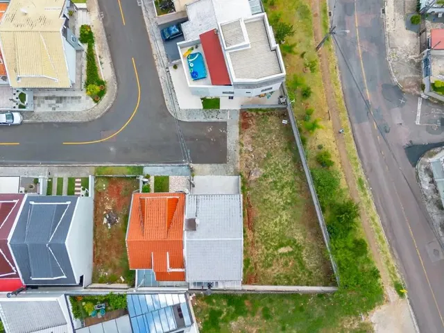 Terreno à venda, no bairro Campo Comprido em Curitiba