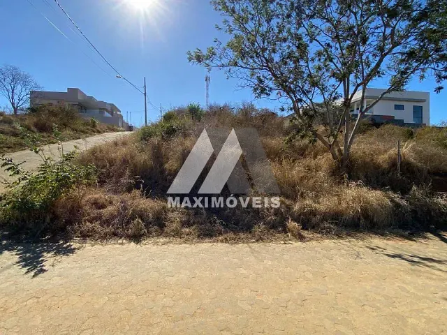 Terreno com 360m², à venda, no bairro São Geraldo em Araçuaí