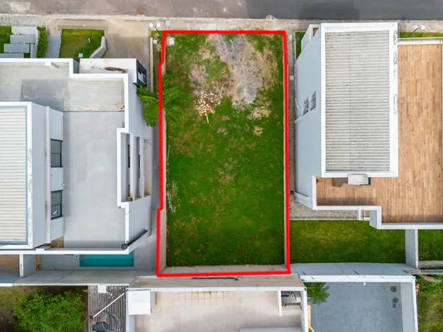 Terreno à venda, no bairro Campo Comprido em Curitiba