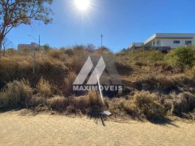 Terreno com 360m², à venda, no bairro São Geraldo em Araçuaí