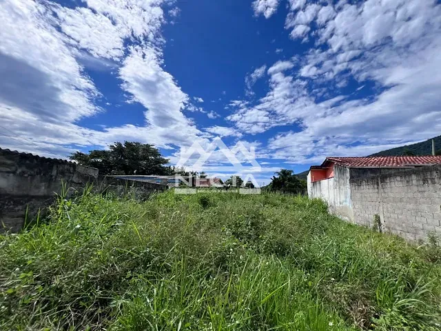 Terreno com 270m², à venda, no bairro Jaraguá em São Sebastião