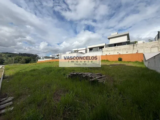 Terreno com 678m², à venda, no bairro Colinas do Paratehy em São José dos Campos