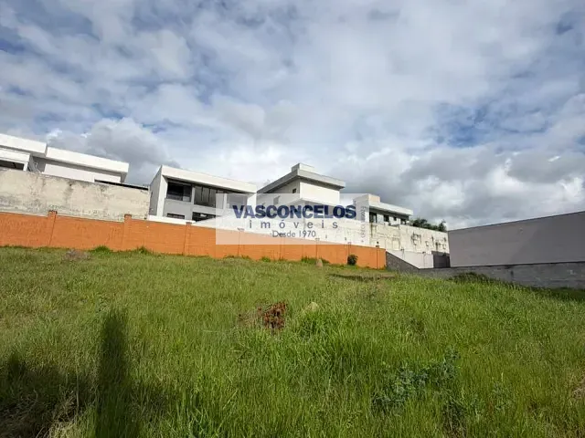 Terreno com 678m², à venda, no bairro Colinas do Paratehy em São José dos Campos