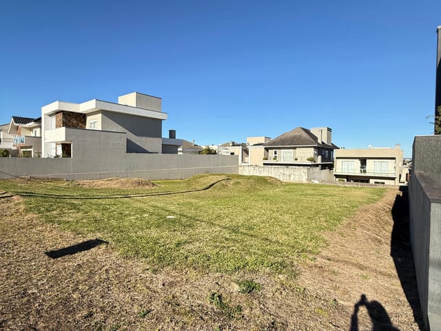 Terreno com 384m², à venda, no bairro Jardim Carvalho em Ponta Grossa