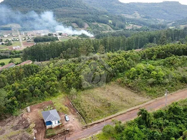 Terreno com 553m², à venda, no bairro Centro em Poço das Antas