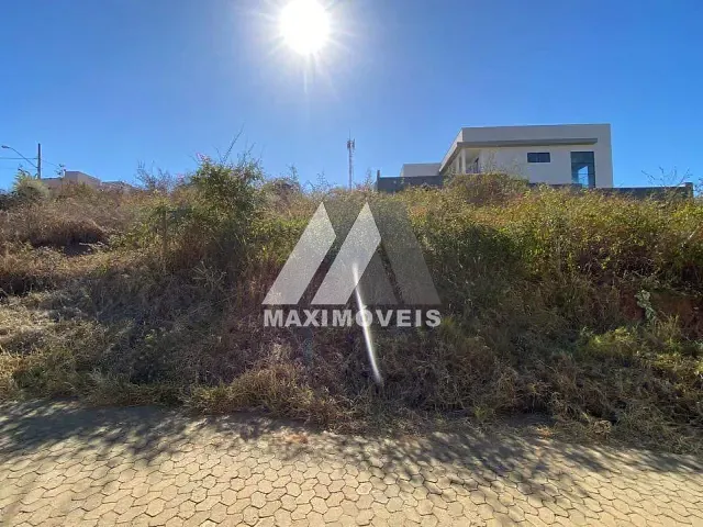 Terreno com 360m², à venda, no bairro São Geraldo em Araçuaí
