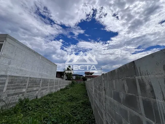 Terreno com 270m², à venda, no bairro Enseada em São Sebastião