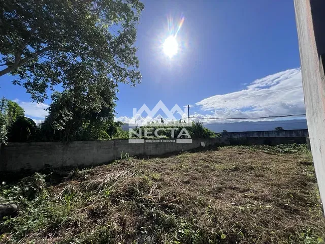 Terreno com 135m², à venda, no bairro Golfinhos em Caraguatatuba