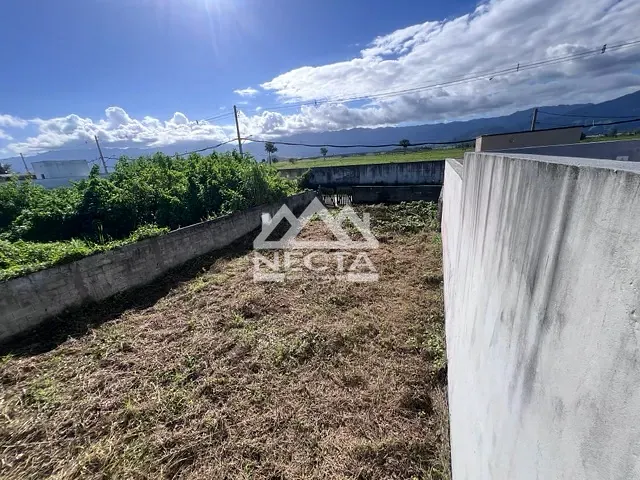 Terreno com 135m², à venda, no bairro Golfinhos em Caraguatatuba