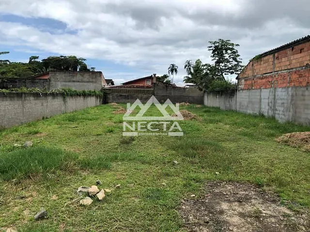 Terreno com 245m², à venda, no bairro Jardim das Gaivotas em Caraguatatuba