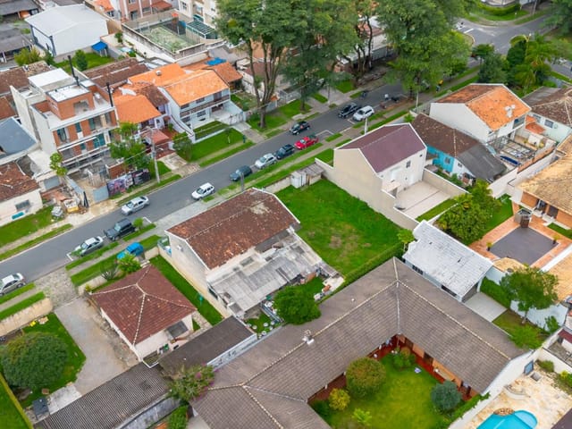 Terreno com 325m², à venda, no bairro Vila Izabel em Curitiba