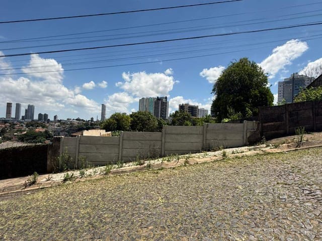 Terreno com 249m², à venda, no bairro Uvaranas em Ponta Grossa