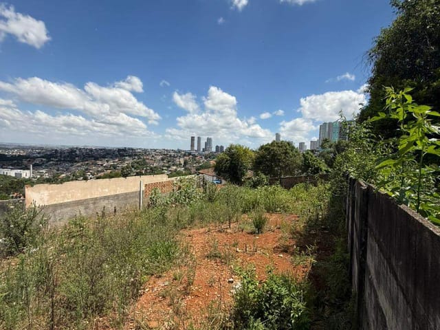 Terreno com 249m², à venda, no bairro Uvaranas em Ponta Grossa