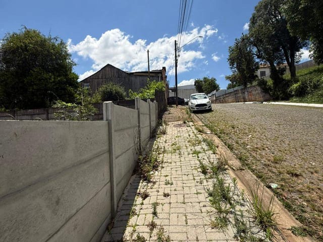 Terreno com 249m², à venda, no bairro Uvaranas em Ponta Grossa
