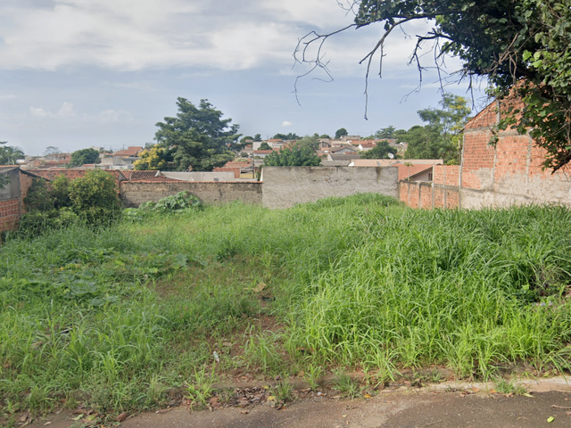 Terreno com 250m², à venda, no bairro Jardim Palmeiras em Londrina