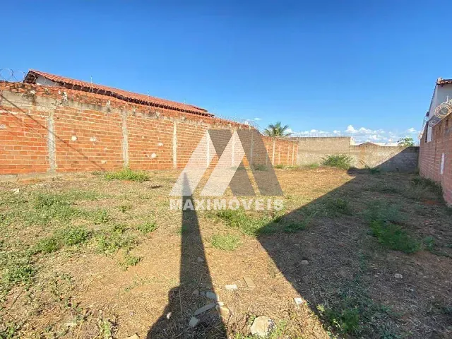 Terreno com 360m², à venda, no bairro J K em Araçuaí