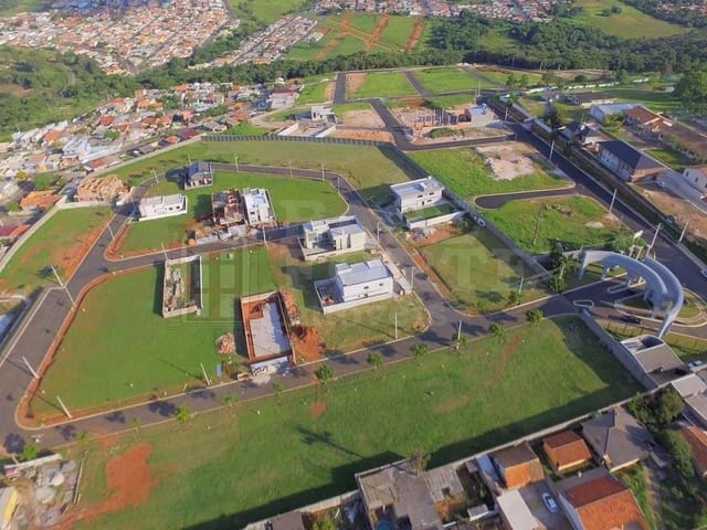 Terreno com 454m², à venda, no bairro Jardim Carvalho em Ponta Grossa