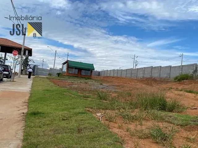 Terreno com 240m², à venda, no bairro Jardim Maria Cândida em Caçapava