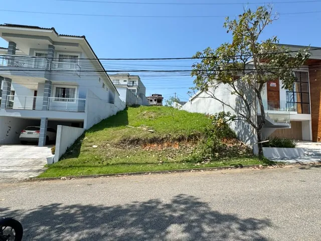 Terreno com 328m², à venda, no bairro Vale dos Cristais em Macaé