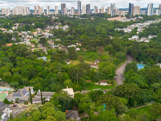 Terreno com 4250m², à venda, no bairro Campo Comprido em Curitiba