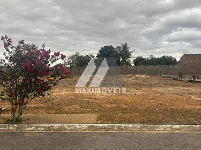 Terreno com 542m², à venda, no bairro Jardim das Palmeiras em Araçuaí