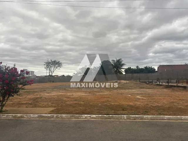 Terreno com 542m², à venda, no bairro Jardim das Palmeiras em Araçuaí